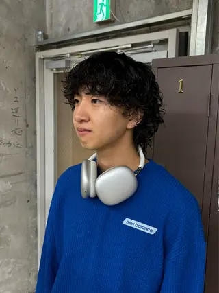 ショート パーマ メンズ 愛加パーマ・レイヤー ・ピンクカラーのヘアスタイル