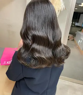 セミロング カラー ivy所属・🦋うる艶透明感ヘア 今井達也のヘアスタイル