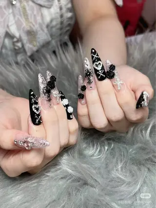 ロング ELIA NAILSALON所属・ア ヤのネイルデザイン