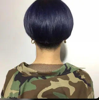 ショート 🧨ブリーチー×ボブ レイヤー💎じゅえるのヘアスタイル