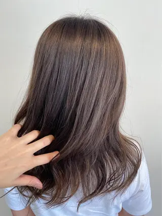 ミディアム カラー Urio所属・今雪 聡美のヘアスタイル