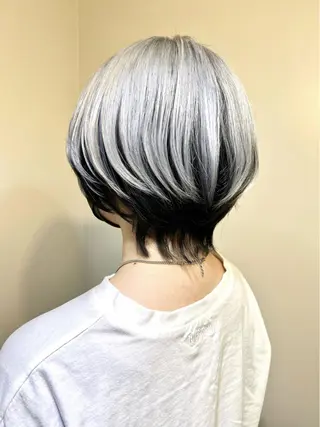 ショート カラー ブリーチ毛対応酸性 ストレート🌈サキのヘアスタイル