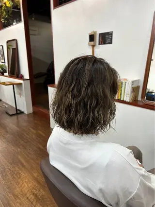 パーマ 西 柚のヘアスタイル