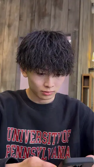 ショート パーマ メンズ 縦落ちパーマ 西條真治のヘアスタイル