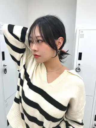 ミディアム 似合わせカットが 得意な美容師のヘアスタイル