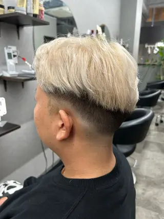 ショート カラー メンズ ゲーマー美容師 KENTOのヘアスタイル