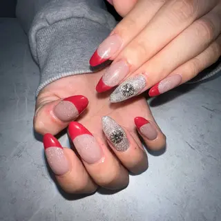 ネイル 谷井 清嘉のネイルデザイン