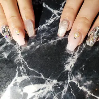 ミディアム ネイル クロキ 。のネイルデザイン