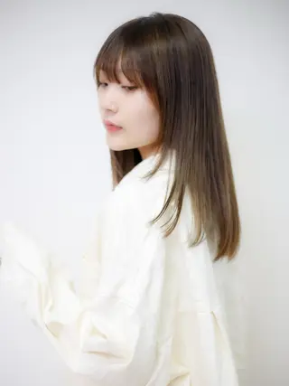 セミロング 🌷BASSA池袋 🌷ミネモモ🍑🤍のヘアスタイル