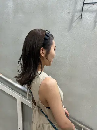 セミロング カラー 佐藤 永夏のヘアスタイル