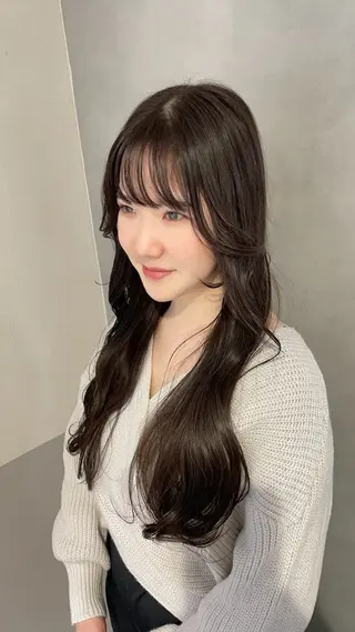 ロング カラー ayano / 透明感・くすみカラーのヘアスタイル