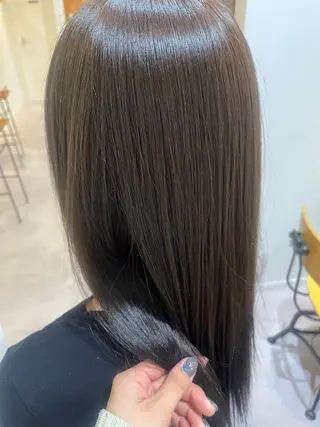 ミディアム カラー 安田 佳純歩のヘアスタイル