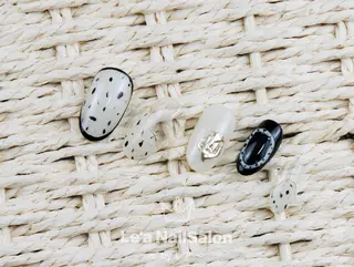 ショート カラー ネイル Lea NAILsalon所属・Le’a NailSalonのネイルデザイン