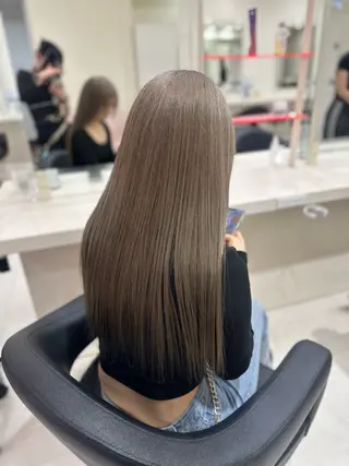 ロング ️🫧 AINE 🫧ハイトーンカラーのヘアスタイル