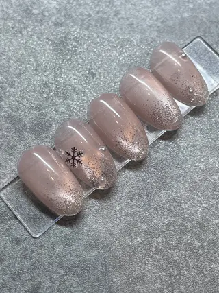 ネイル Nailsalon Repos.所属・Rika🌼 シンプル•マグネットのネイルデザイン