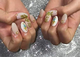 ネイル VIERU 🌈🎀💖のネイルデザイン