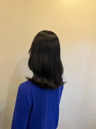 ミディアム KOKORO 中村 朱里のヘアスタイル