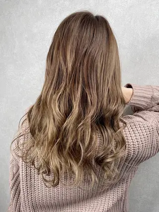 セミロング カラー 井本翔太.髪質改善. ベージュ.グレージュのヘアスタイル