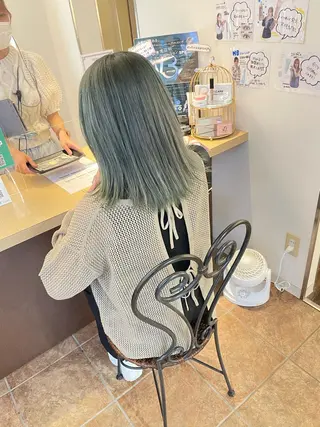 ミディアム カラー ダメージレスブリーチ HIROSHIのヘアスタイル
