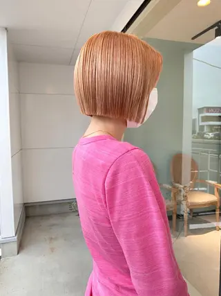 ショート カラー 藤井 貴美子のヘアスタイル