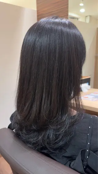 セミロング カラー 飯塚 優希のヘアスタイル