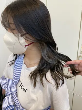 セミロング カラー 藤野 凪沙のヘアスタイル