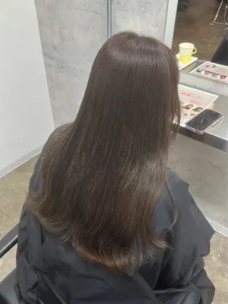 ロング カラー Moe by aria所属・飯田 冴のヘアスタイル