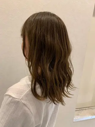 セミロング パーマ 奥野 理香子のヘアスタイル