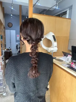 ミディアム miloc MOMOKAのヘアスタイル