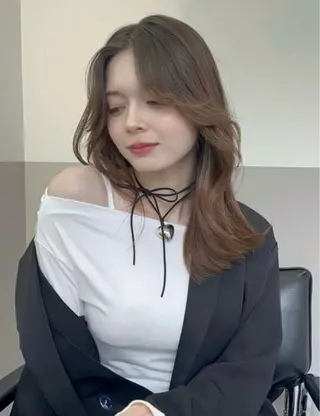 セミロング ブリーチ/縮毛矯正/ 韓国/💗ホノカ💗のヘアスタイル