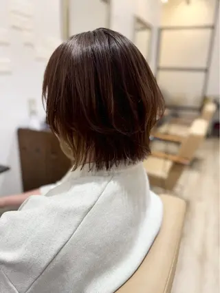 ミディアム 三輪 あおいのヘアスタイル