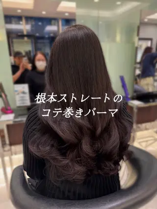 ロング パーマ コテ巻きパーマ 藤野佑成のヘアスタイル