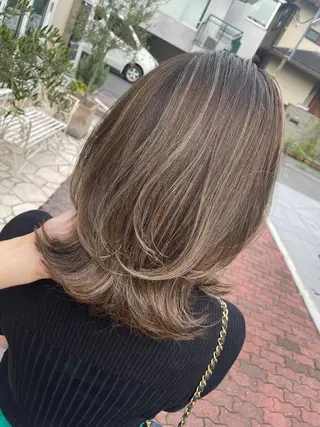 ミディアム カラー BEBE所属・ご新規様限定 透明感カラーKANAのヘアスタイル