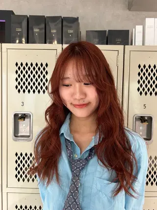 ロング カラー ayano🍒パーマ 暖色カラーのヘアスタイル