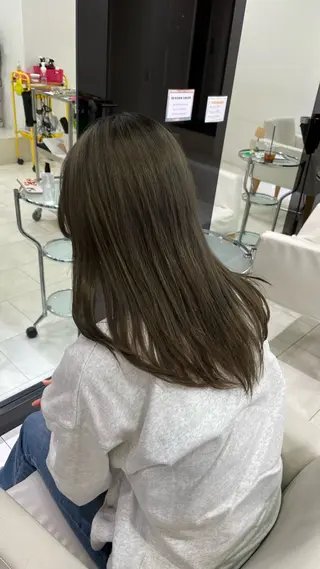 カラー QUEEN'S GARDEN by k-two shinsaibashi所属・k-two心斎橋 ヨシダヒロトのヘアスタイル