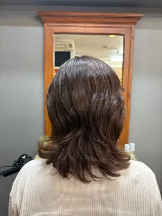 ミディアム カラー 羽鳥 美穂のヘアスタイル
