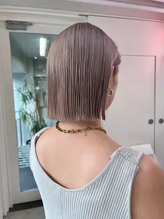 ショート カラー ハイトーン/レイヤー ハッシュカット/牧原のヘアスタイル