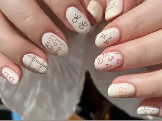 ネイル 花岡 美沙子のネイルデザイン