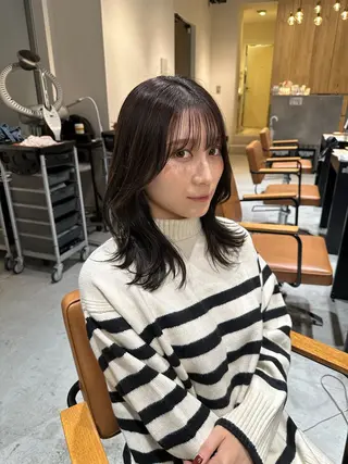 ミディアム カラー 韓国レイヤーカット 透明感カラー冨田那樹のヘアスタイル