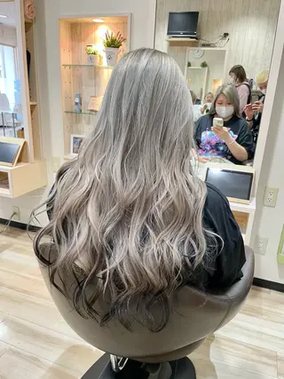 ロング カラー 🌈派手髪ハイトーン 🌈鈴木亮太🌈のヘアスタイル