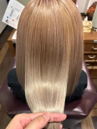 ミディアム よしだ しおりのヘアスタイル