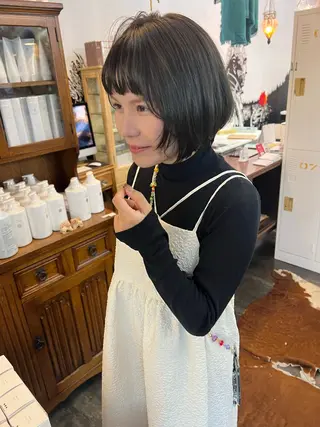 ショート カラー LOMARLIE JURIAのヘアスタイル