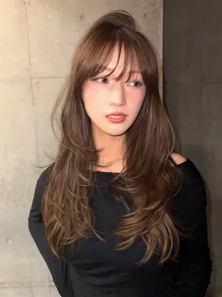 ロング レイヤーカット\ウル フ　chinatsuのヘアスタイル