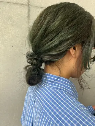 ミディアム ヘアアレンジ ブリーチなしWカラー /地毛風/小林凪沙のヘアスタイル