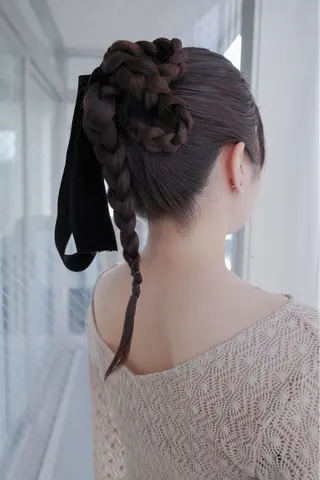 ロング ヘアアレンジ tukka soin KOBE所属・NAGI ヘアメイクのヘアスタイル