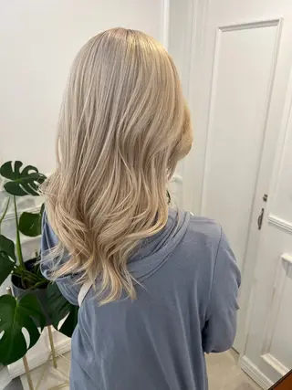 セミロング 艶髪/韓国レイヤー イノウエヒロキのヘアスタイル