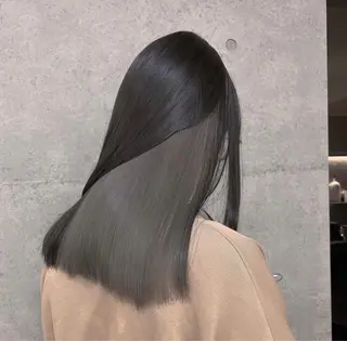 セミロング カラー THESALONS所属・🤍ブリーチカラー /寄田龍樹🤍のヘアスタイル