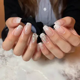 ネイル Ami 🦥のネイルデザイン