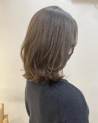 ミディアム カラー あずまぐち めぐみのヘアスタイル