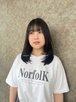 ミディアム moe🥣ﾚｲﾔｰ ｶｯﾄ/透明感ｶﾗｰのヘアスタイル